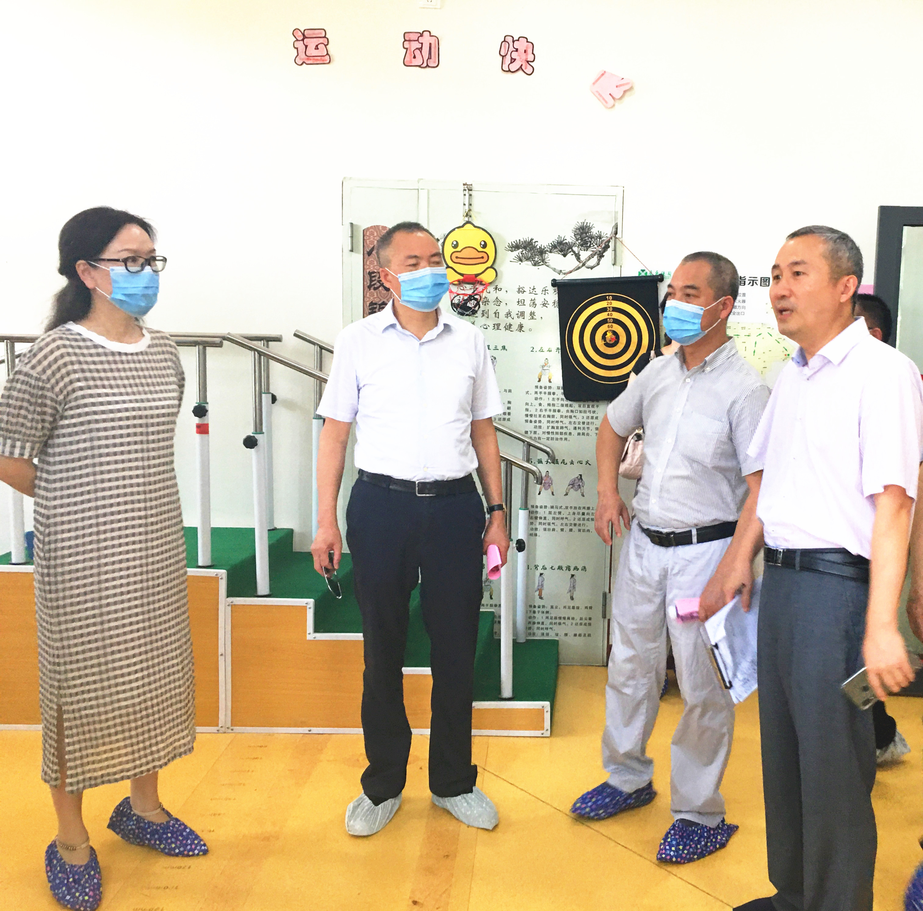 江陽(yáng)區(qū)、龍馬潭區(qū)政協(xié)領(lǐng)導(dǎo)調(diào)研康樂佳園