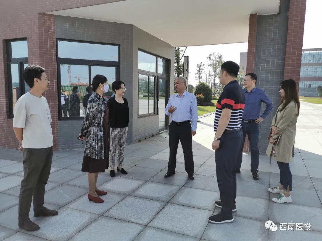 市政府副秘書(shū)長(zhǎng)胡曉玲率隊(duì)調(diào)研瀘州醫(yī)療器械職業(yè)學(xué)院