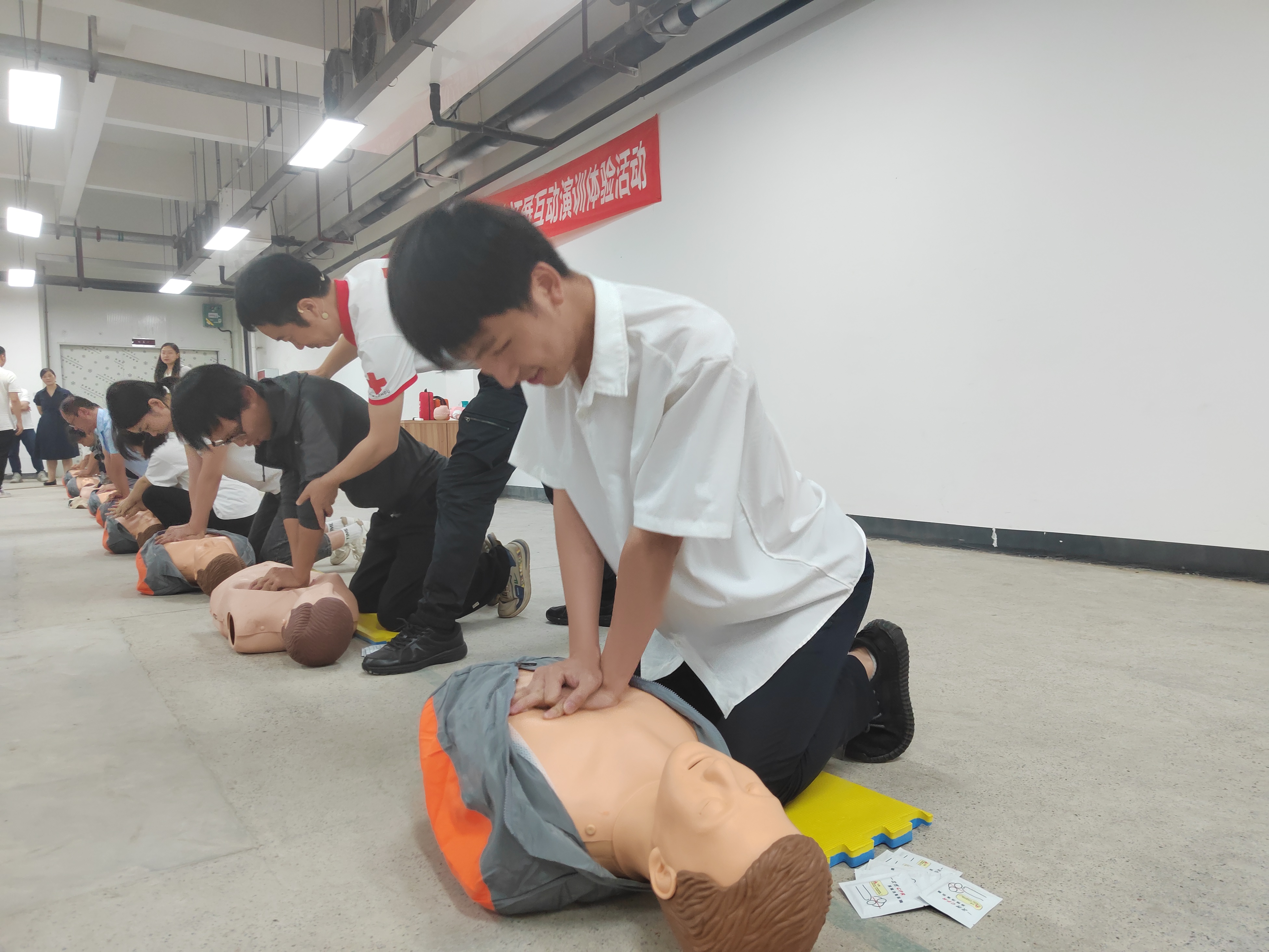 強(qiáng)基固壘，防患未然——西南醫(yī)投集團(tuán)開展消防拓展互動演訓(xùn)活動