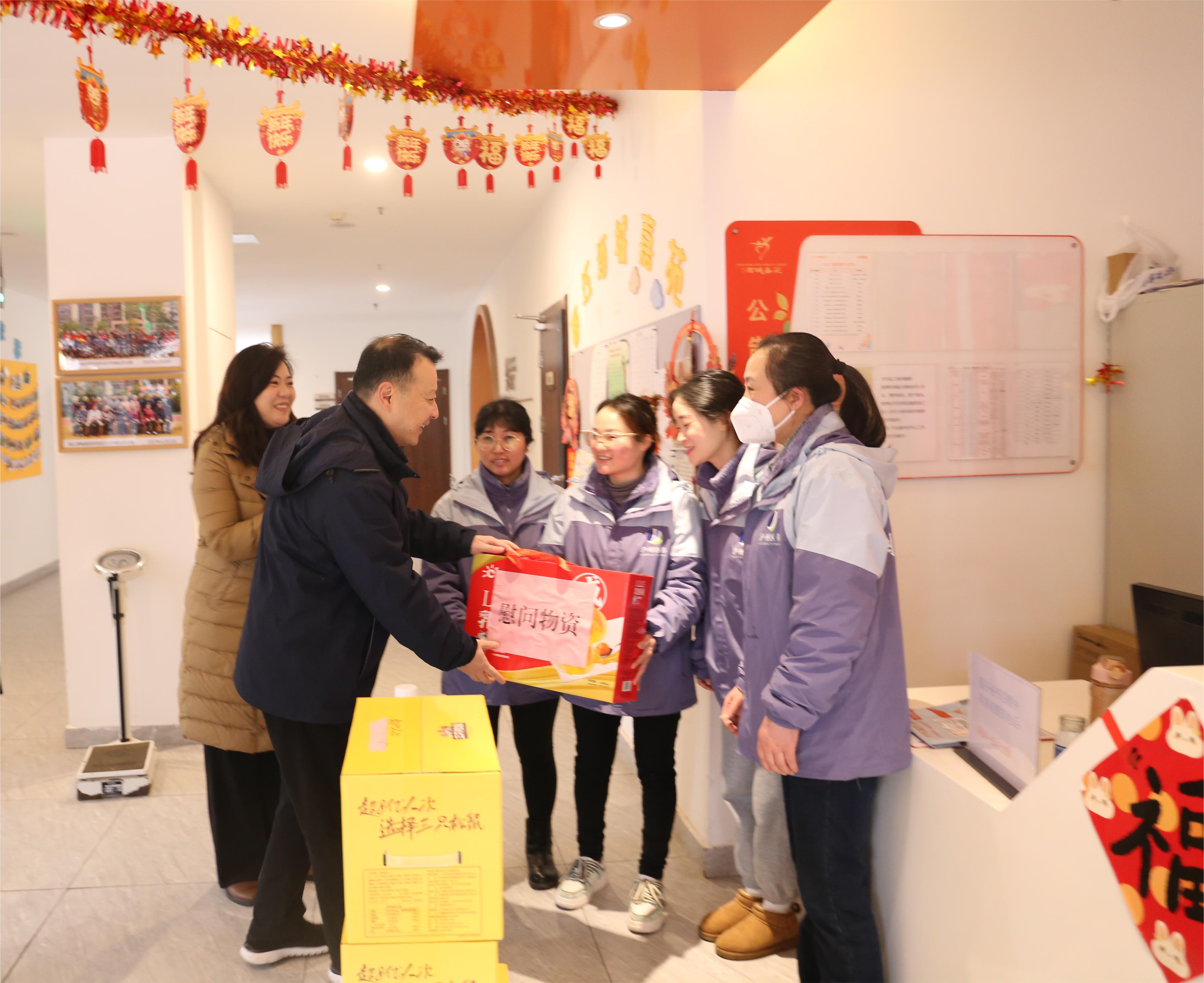 春節(jié)值守不打烊，暖心服務(wù)不停歇