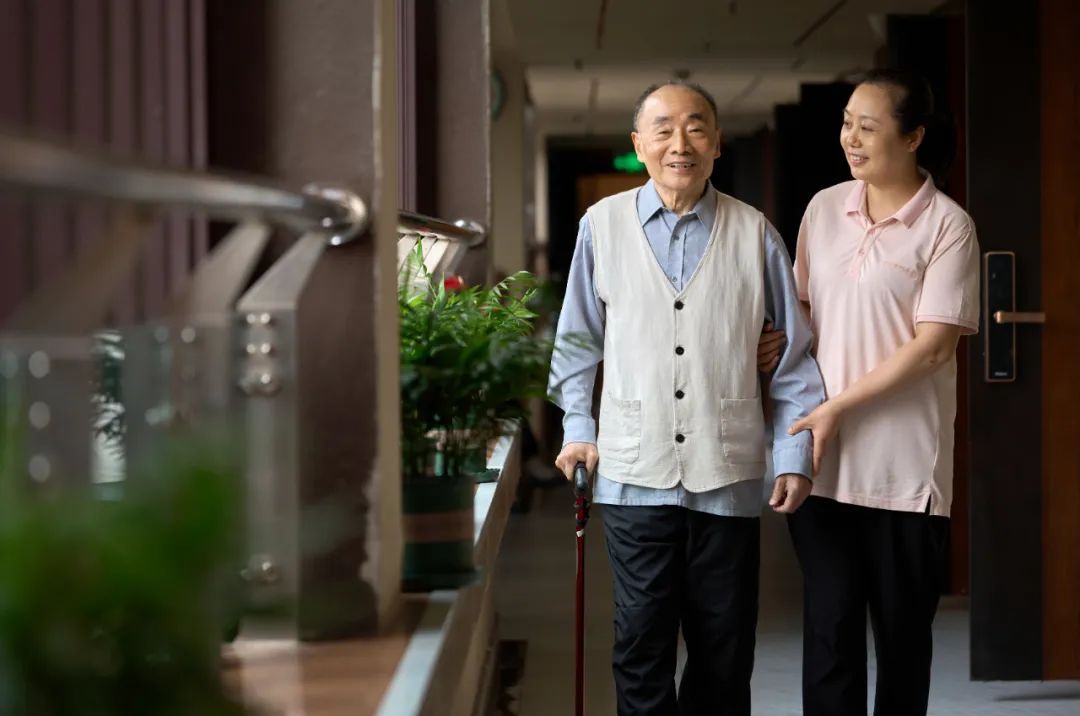 巾幗芳華映初心 柔肩擔(dān)當綻風(fēng)采——西南醫(yī)投集團致敬最美“她力量”書寫健康產(chǎn)業(yè)新篇章